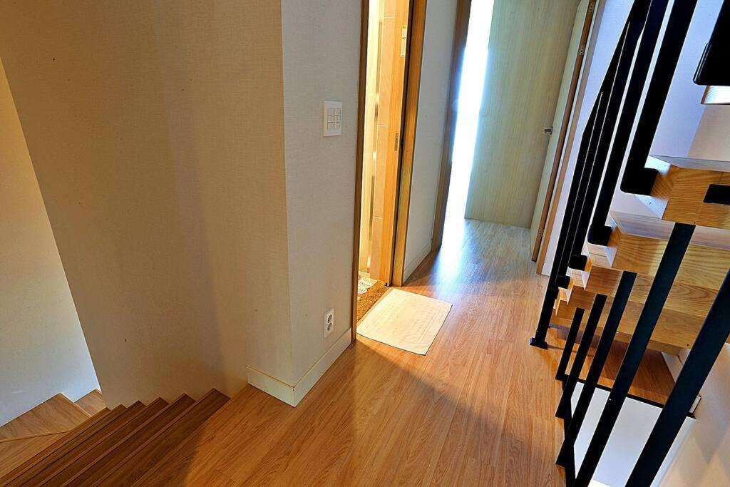 Coveted Palms Village Pension Jeju Exterior photo